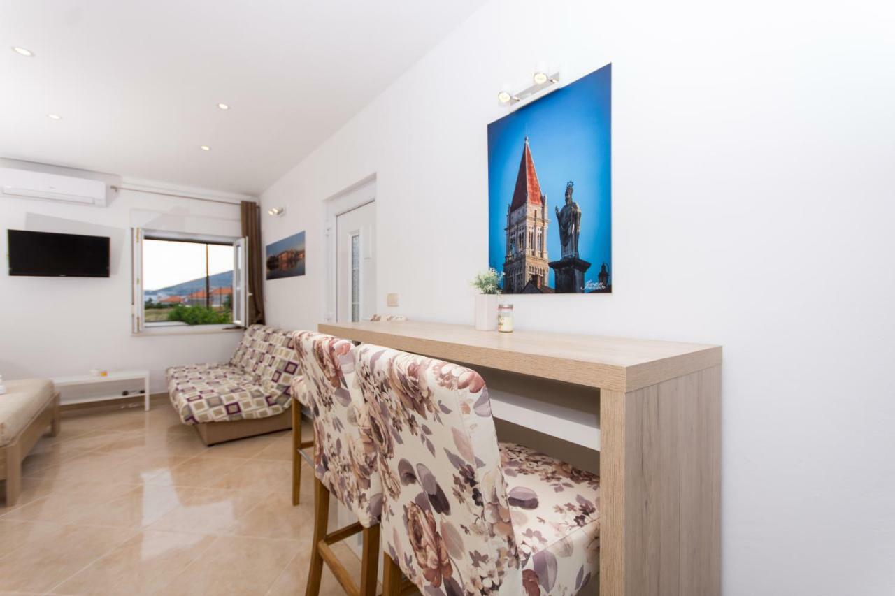 Apartment Sandra Trogir Exterior photo