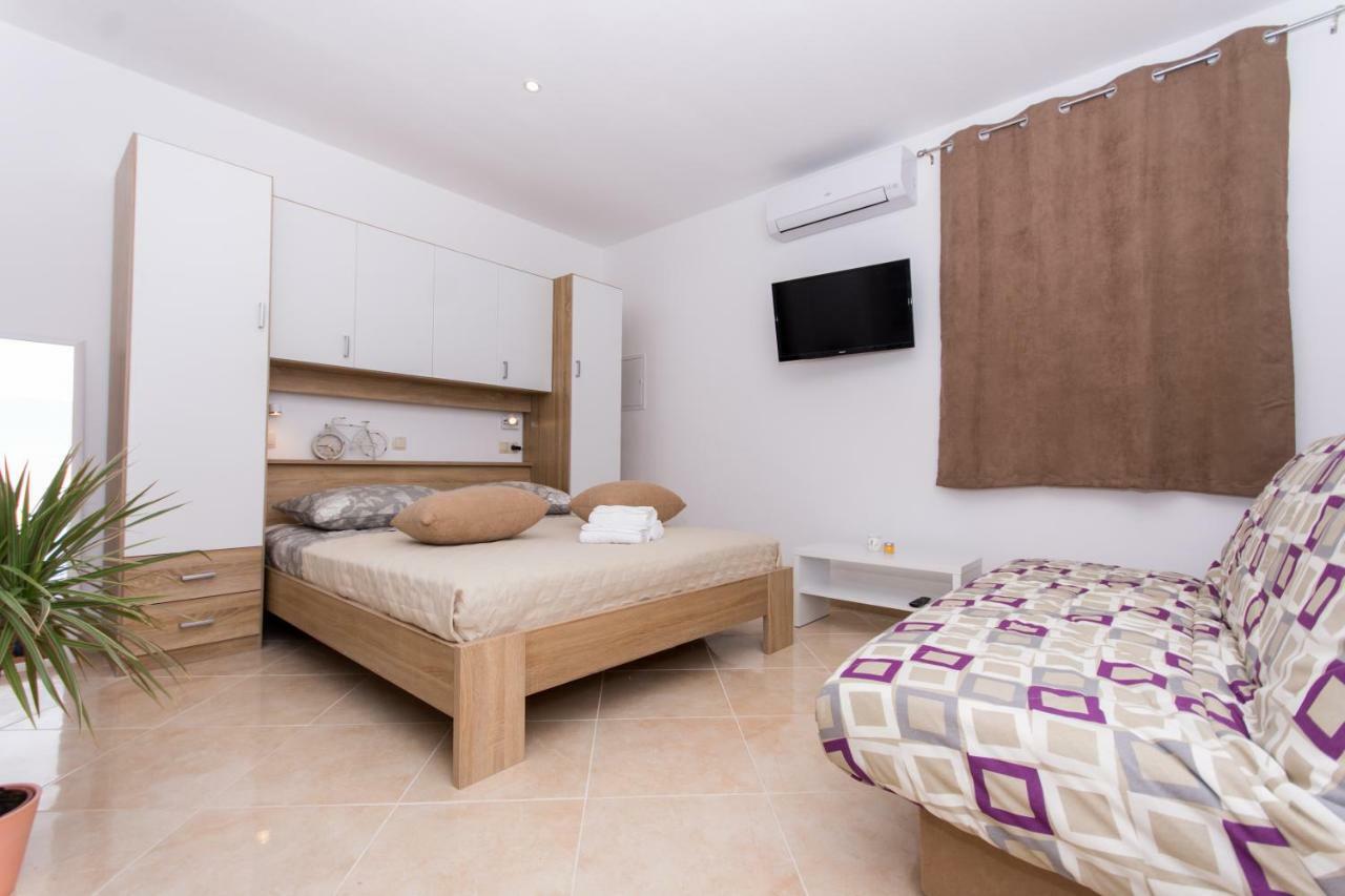 Apartment Sandra Trogir Exterior photo