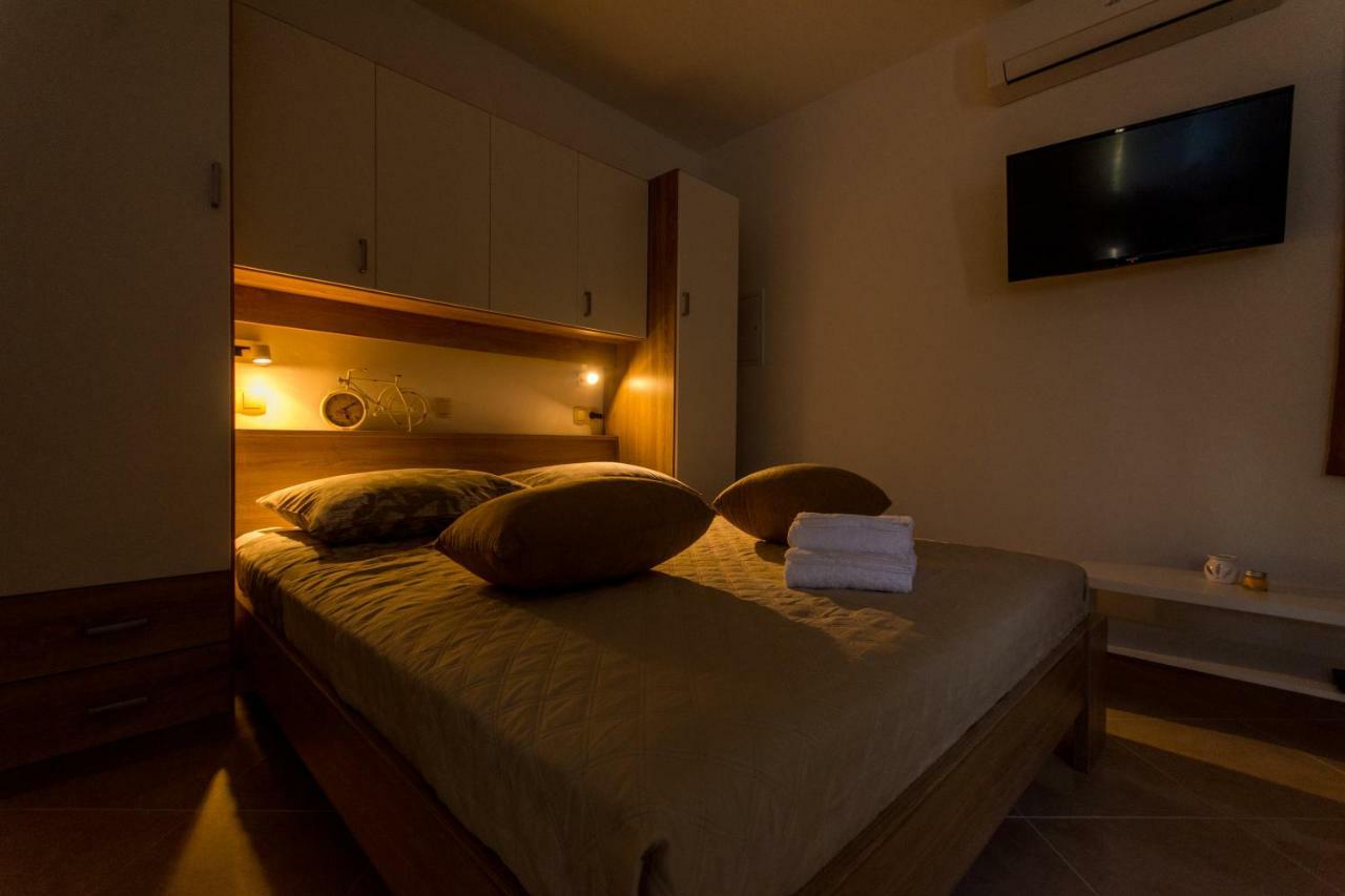 Apartment Sandra Trogir Exterior photo