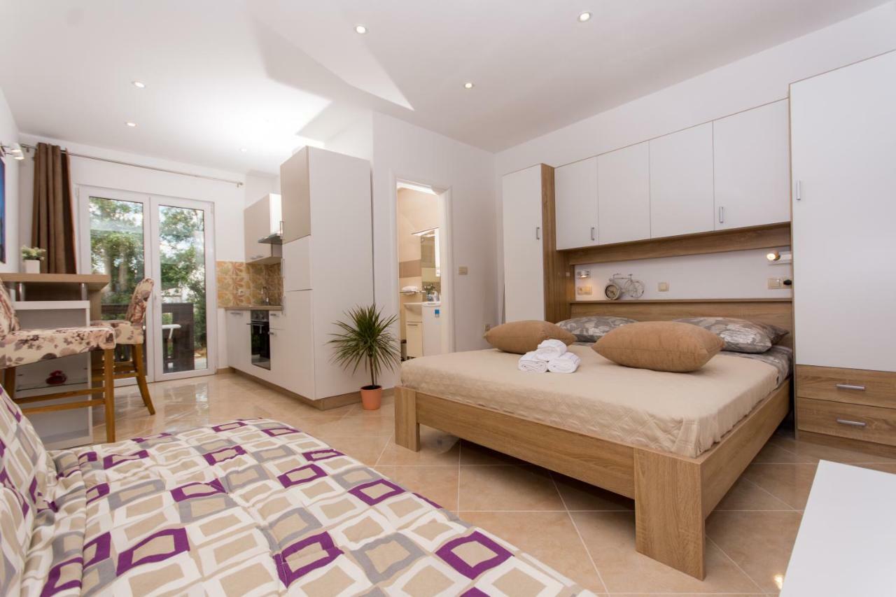 Apartment Sandra Trogir Exterior photo