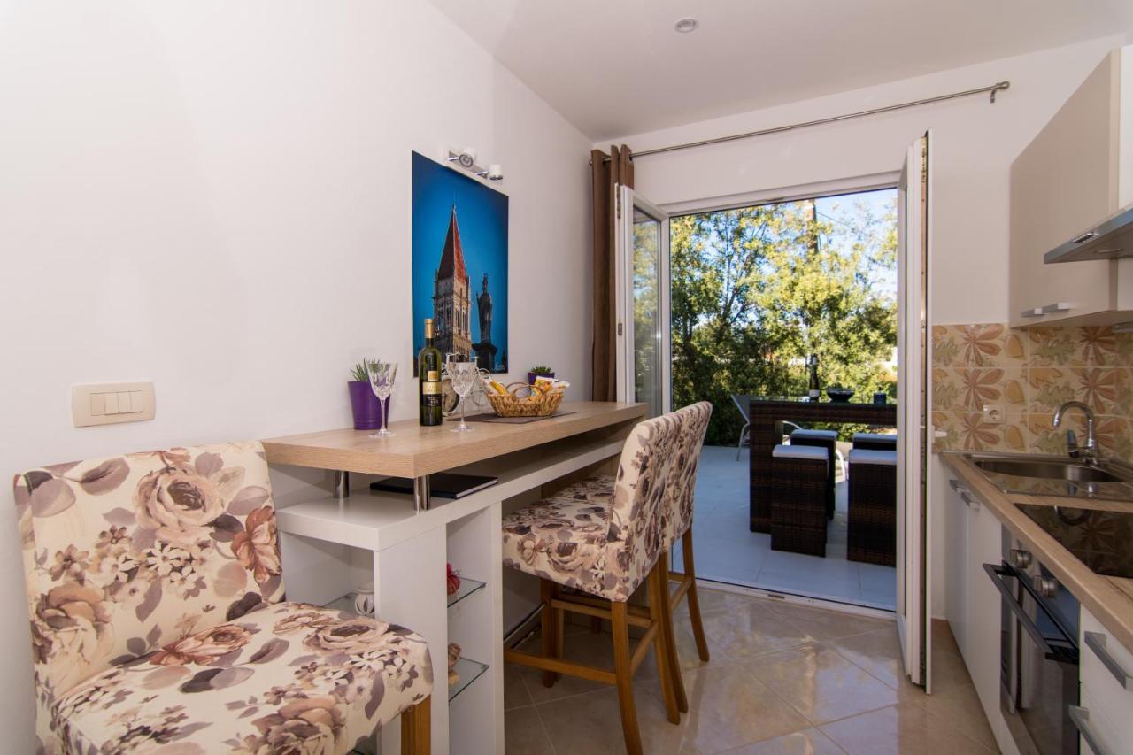 Apartment Sandra Trogir Exterior photo