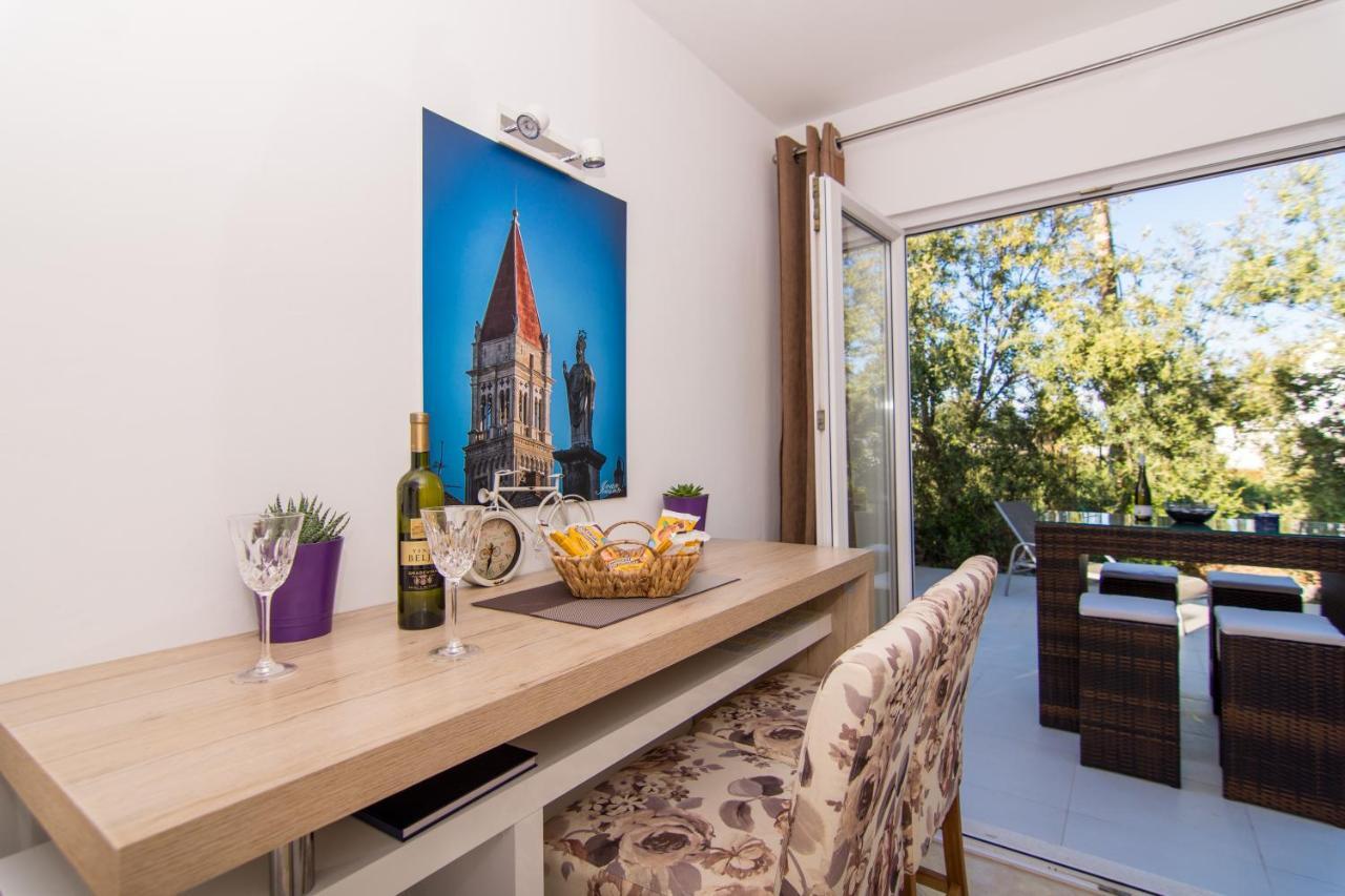 Apartment Sandra Trogir Exterior photo