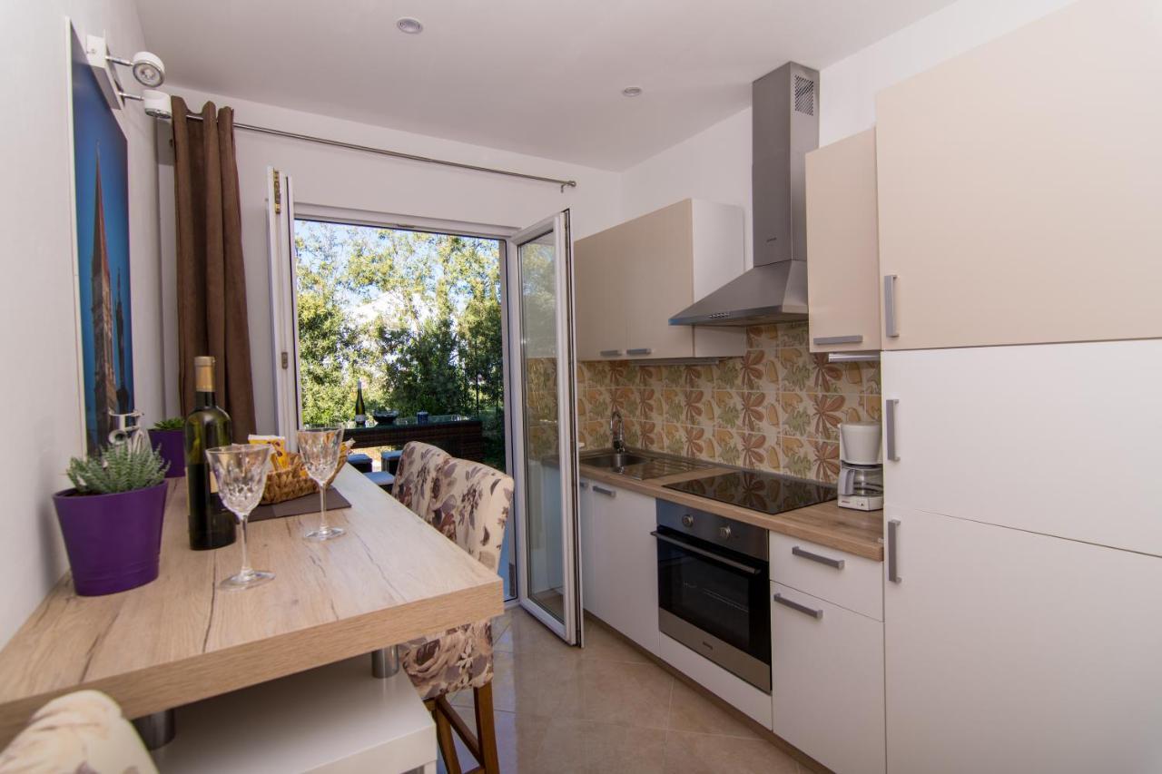 Apartment Sandra Trogir Exterior photo